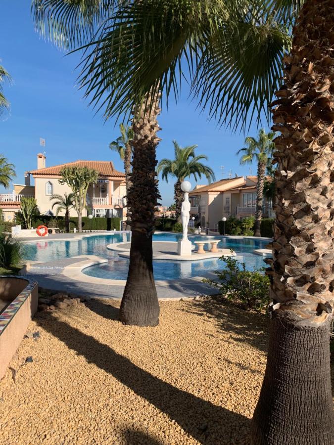 Schoenes Ferienbungalow In Los Altos Torrevieja Eksteriør bilde